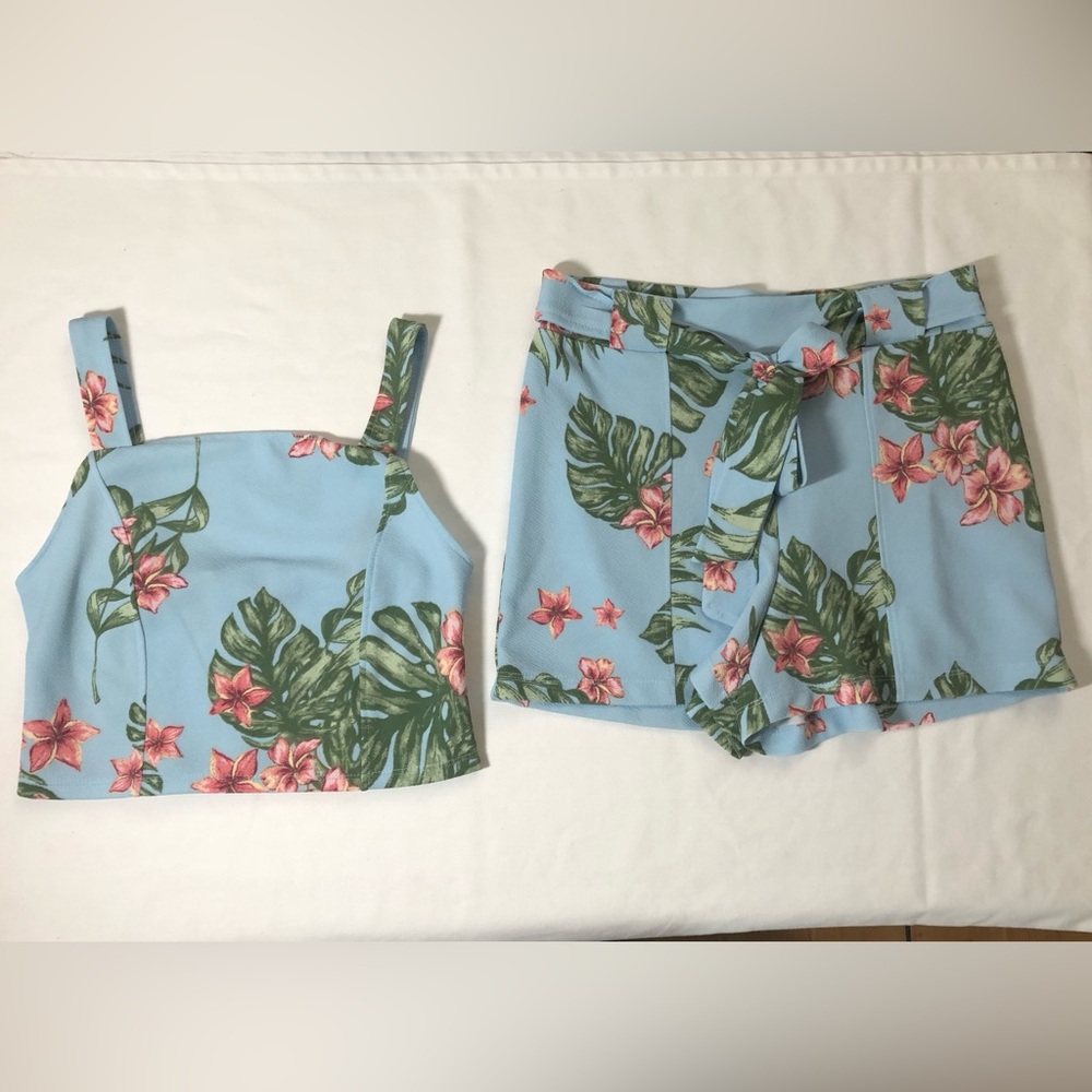 No Boundaries 2 Piece Blue Floral Tank and Short Set Size M (7-9)